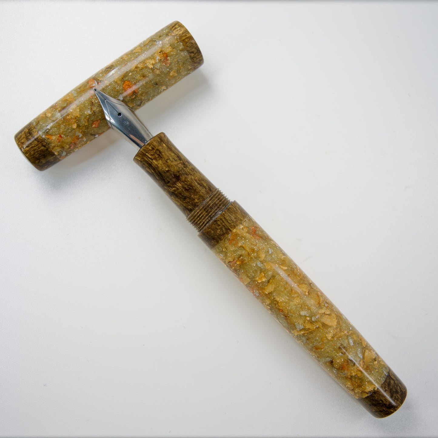 Simply Elegant Fountain pen Glorious Golden Glow. - Silverburl Pens