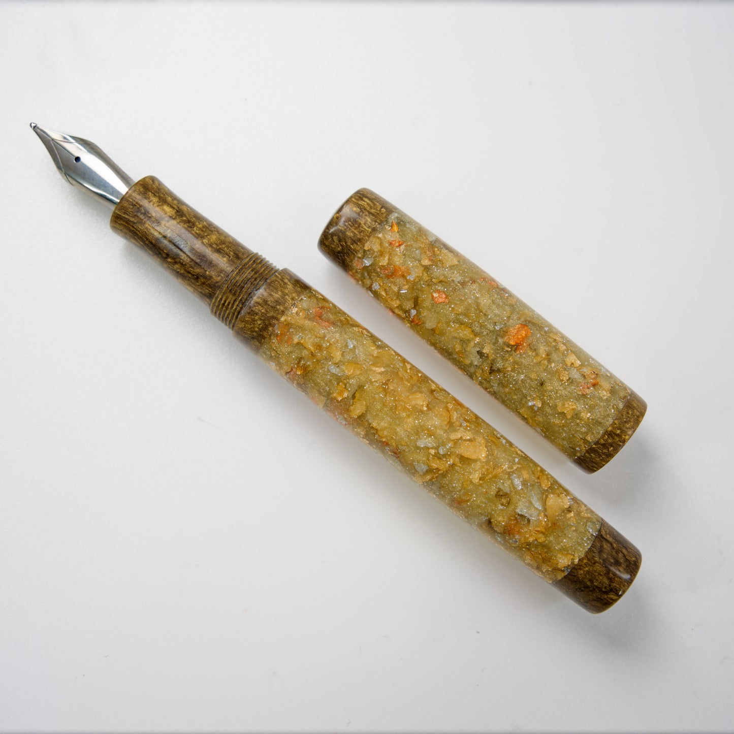 Simply Elegant Fountain pen Glorious Golden Glow.