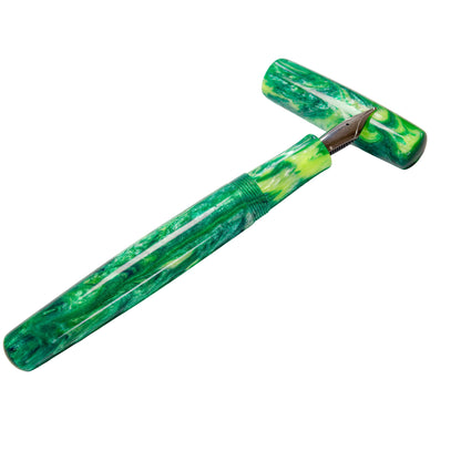 Simply Elegant Fountain Pen, Glorious Green.
