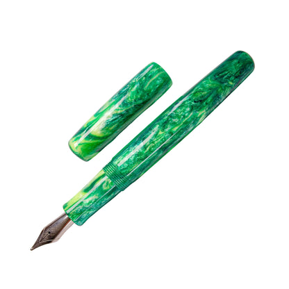 Simply Elegant Fountain Pen, Glorious Green.