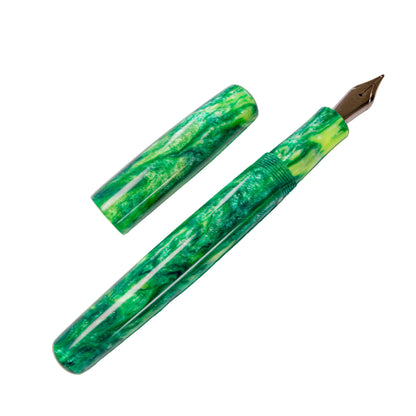 Simply Elegant Fountain Pen, Glorious Green.
