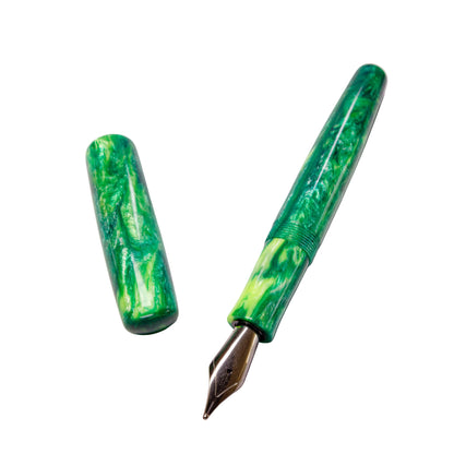 Simply Elegant Fountain Pen, Glorious Green.